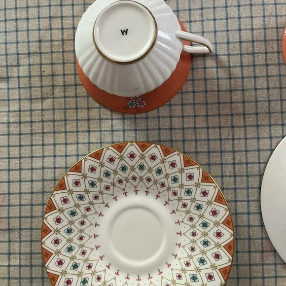 Wedgewood Tea Cups - Picture 13 of 14
